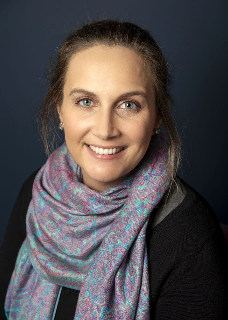 A headshot of Julie Smith